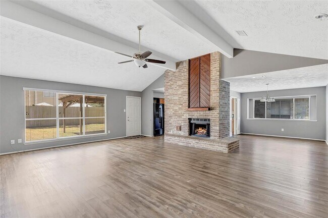 Foto del edificio - 7322 Thicket Trail Dr