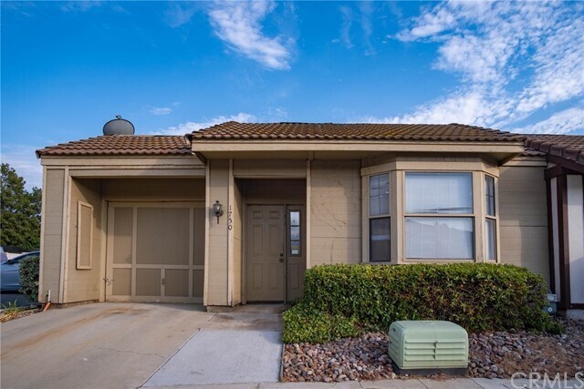 Building Photo - 1750 Terrace Ln