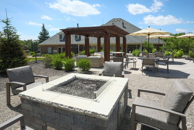 Parque de bomberos y patio comunitario | The Villas at Main Street | Apartamentos Ann Arbor - The Villas at Main Street