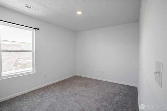 Building Photo - 1018 Redwood Rd