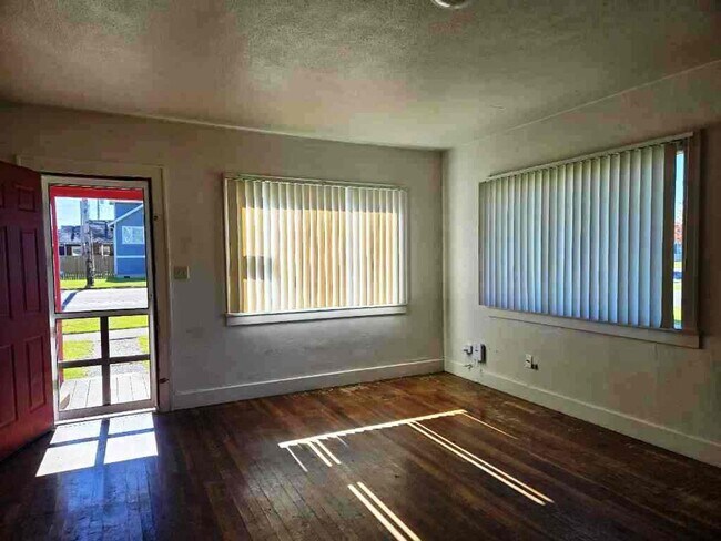 Foto del edificio - Hoquiam home - FOR RENT!