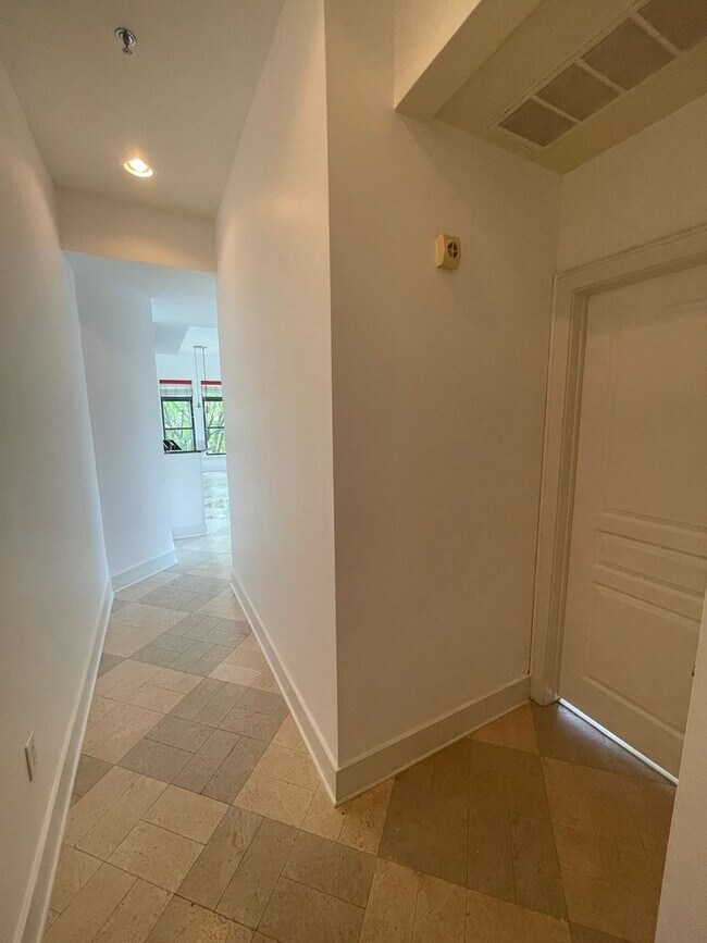 Foto del edificio - Charming 1BR Townhome in Charlotte