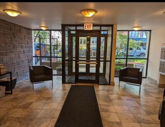 Foto del edificio - 1415 W Lunt Ave