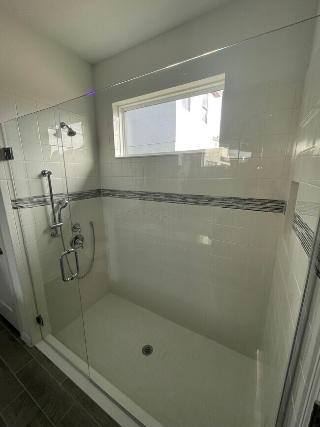 Building Photo - 15249 Shady Palms Ln