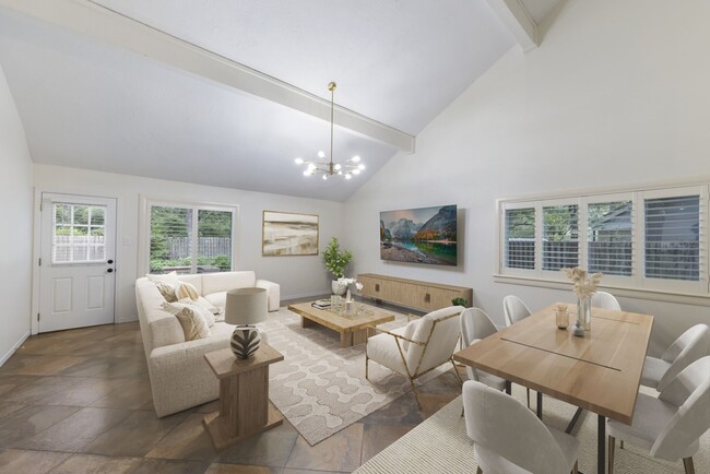 Building Photo - 10 Glorybower Ct