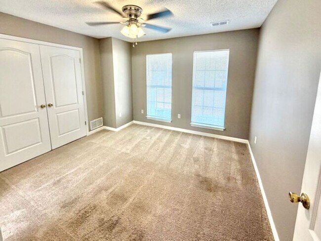Foto del edificio - Spacious 3 Bedroom 2 Bath Home With Large Bonus Room Availalbe In Southaven