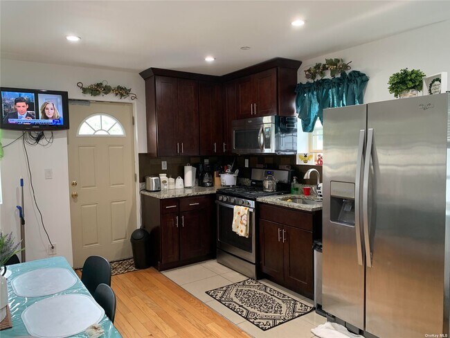 Foto del edificio - 86-20-86124 124th St