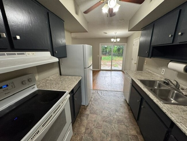 Building Photo - 1444 Waccamaw Dr