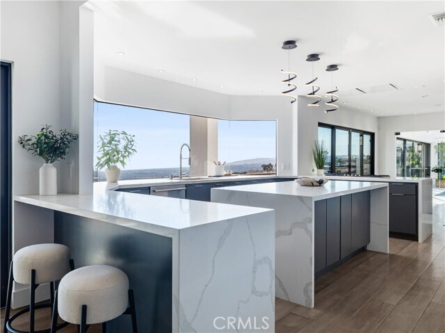 Foto del edificio - 2287 Sunset Plaza Dr