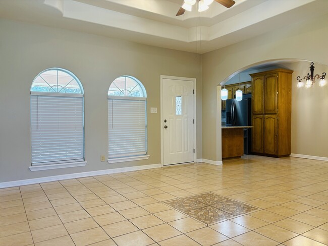 Living Room - 3721 Amando St