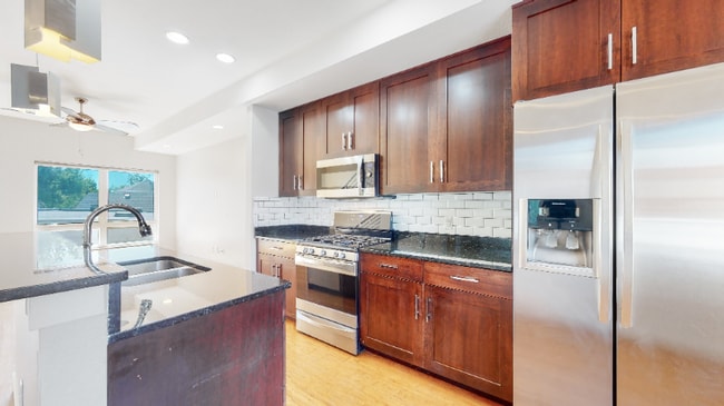 Photo - 945 S Washington St Townhome