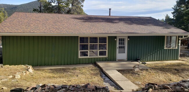 Foto del edificio - 128 Karlann Dr