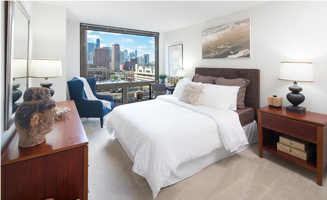 Building Photo - 20 W Division St