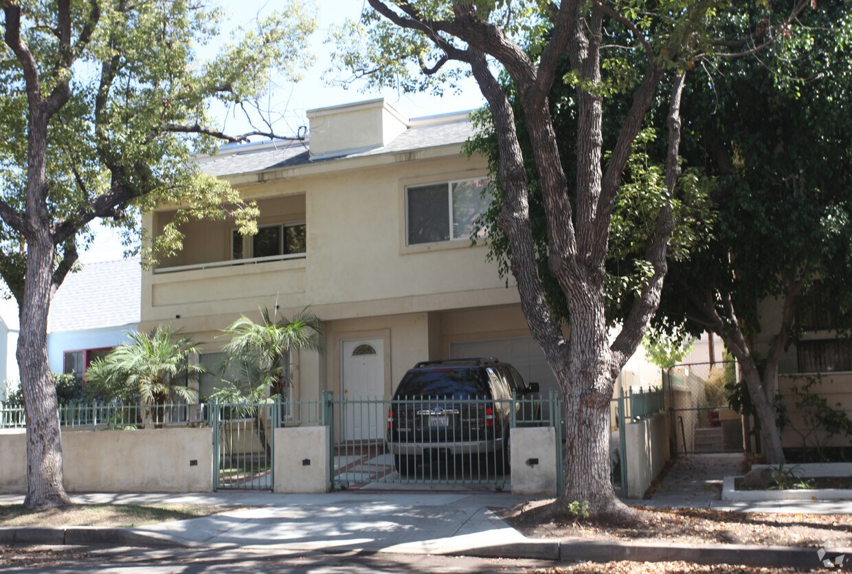 Building Photo - 472 E San Jose Ave