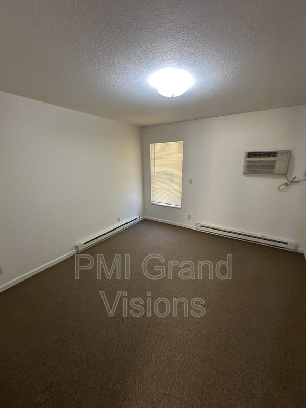 Foto del edificio - 1308 Arthur Ave