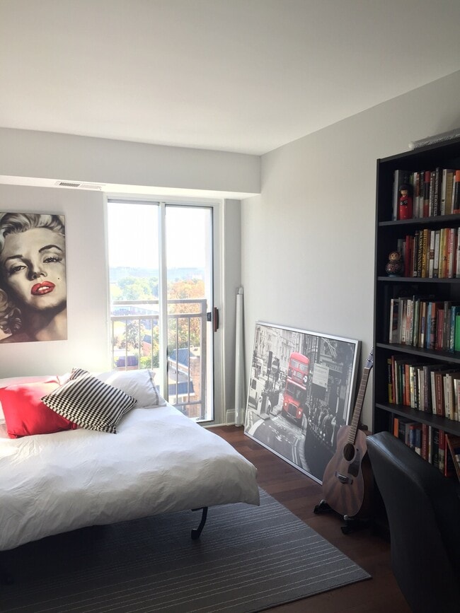 Building Photo - 700 7th St SW