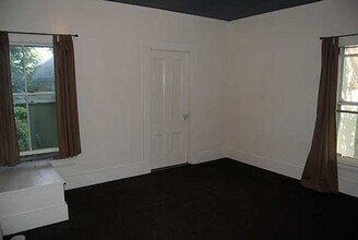 Building Photo - 48 High St