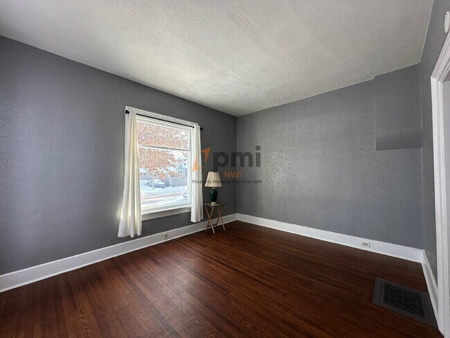 Foto del edificio - 912 Chicago St