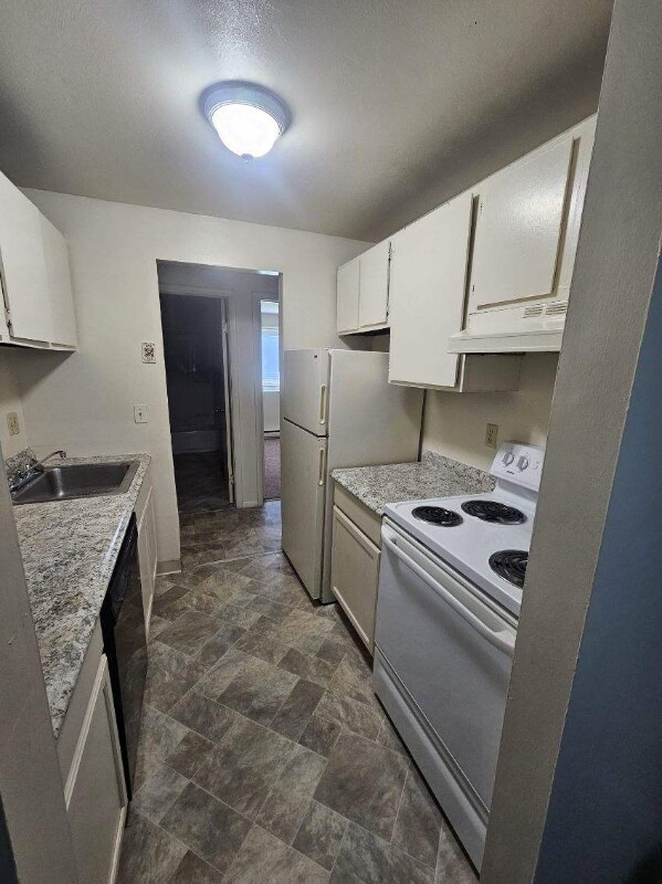 Building Photo - 4101 Pine Hollow Dr