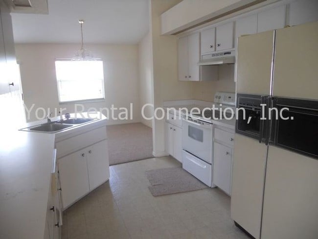 Building Photo - 5920 Hillside Heights Dr