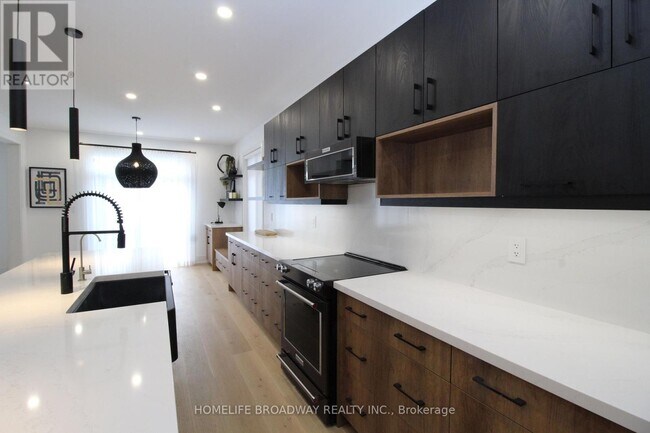 Building Photo - 32 McKean Dr