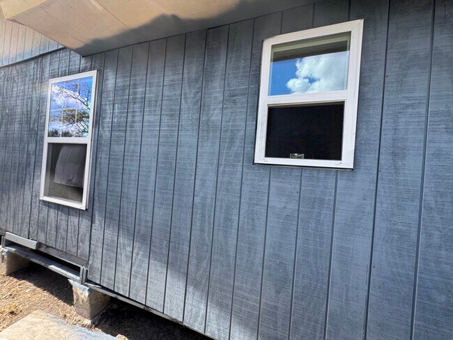 Foto del edificio - 811 E Ave D