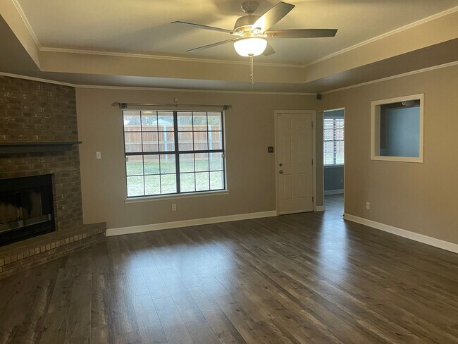 Foto del edificio - 3/2/2 WHITE OAK ISD - extra parking and st...