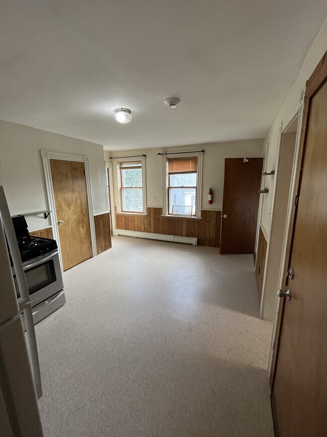 Foto del edificio - 109 Kenyon Ave