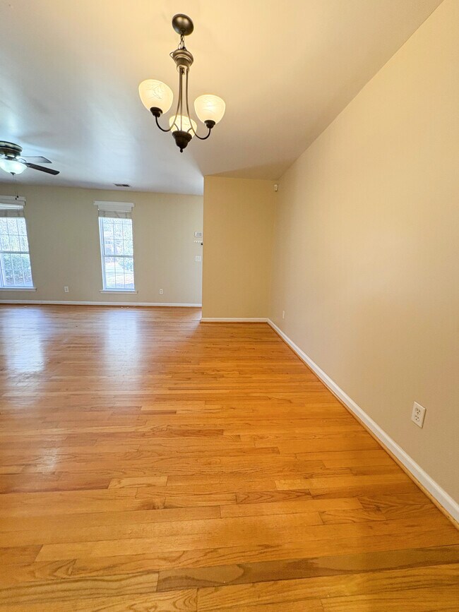 Foto del edificio - 1322 Deerwood St