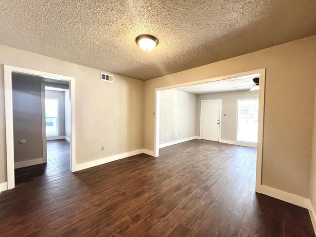 Building Photo - 2620 25th St