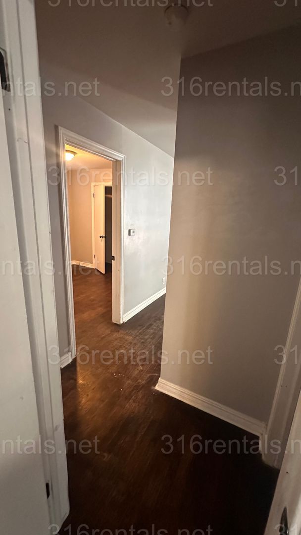 Foto del edificio - $1200 - 3 bed 1 bath - Single Family Home
