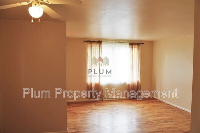 Foto del edificio - 134 SW Higgins Ave