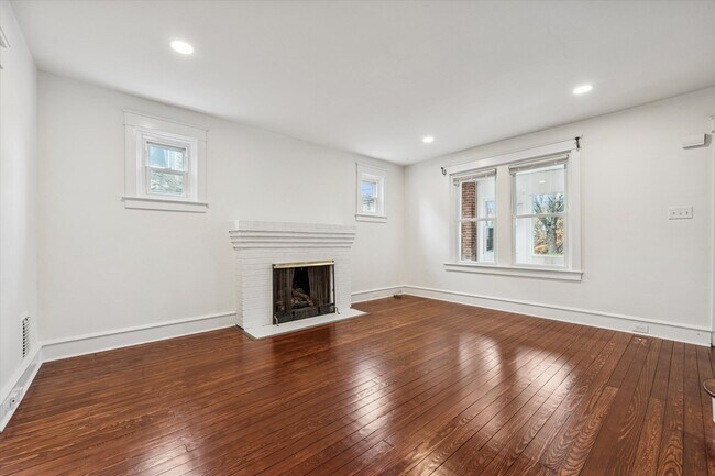 Foto del edificio - 10 W Jefferson St