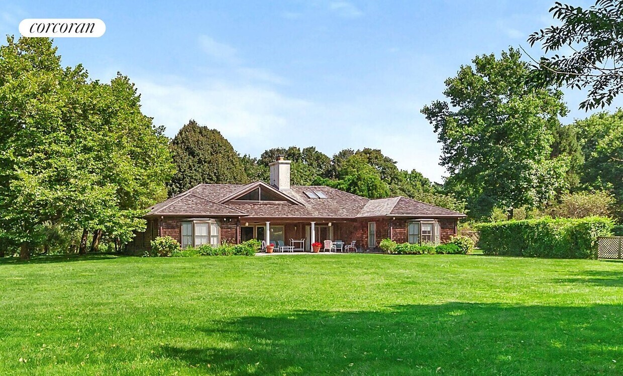 Primary Photo - 351 Sagaponack Road