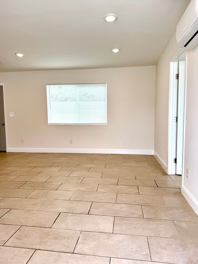 Foto del edificio - 6515 White Oak Ave