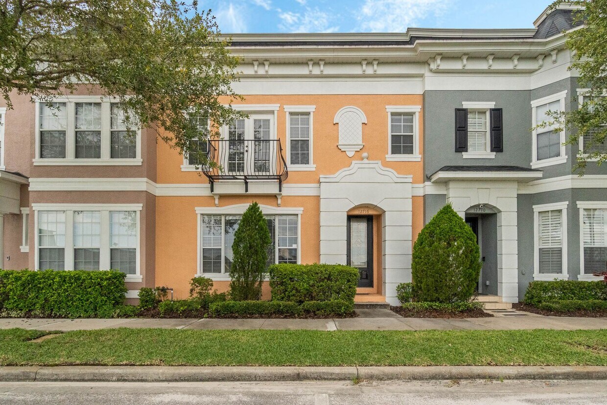 Foto principal - Around the Corner to Avalon Park Towncente...