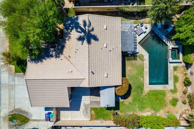 Foto del edificio - 47375 Mangrove St