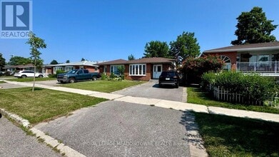 Building Photo - 739 Consort Crescent