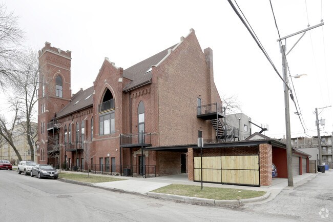 Edificio - 2900 W Shakespeare Ave