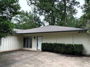Building Photo - 132 La Quinta Dr