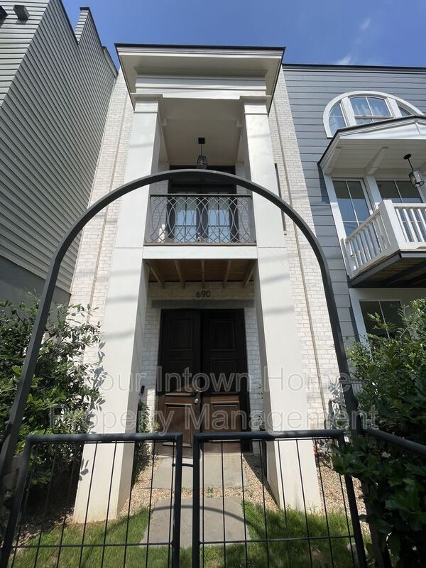 Foto del edificio - 690 Fraser St SE