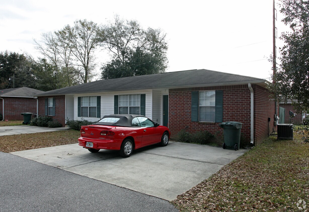 Foto del edificio - 9770-9804 Chandler St