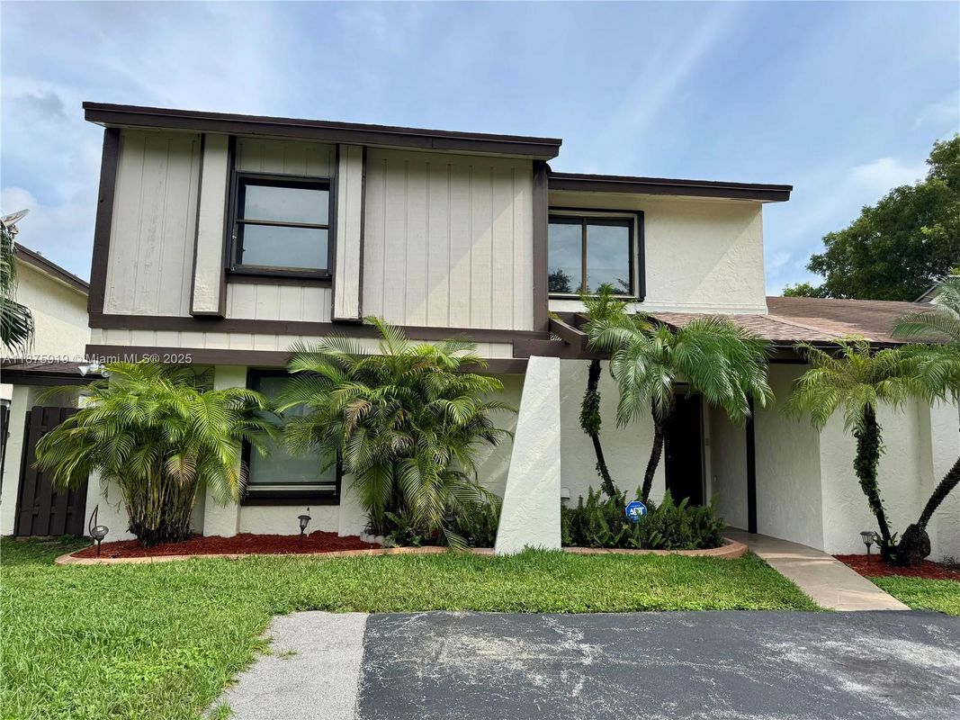 Foto principal - 12705 SW 66th Terrace Dr