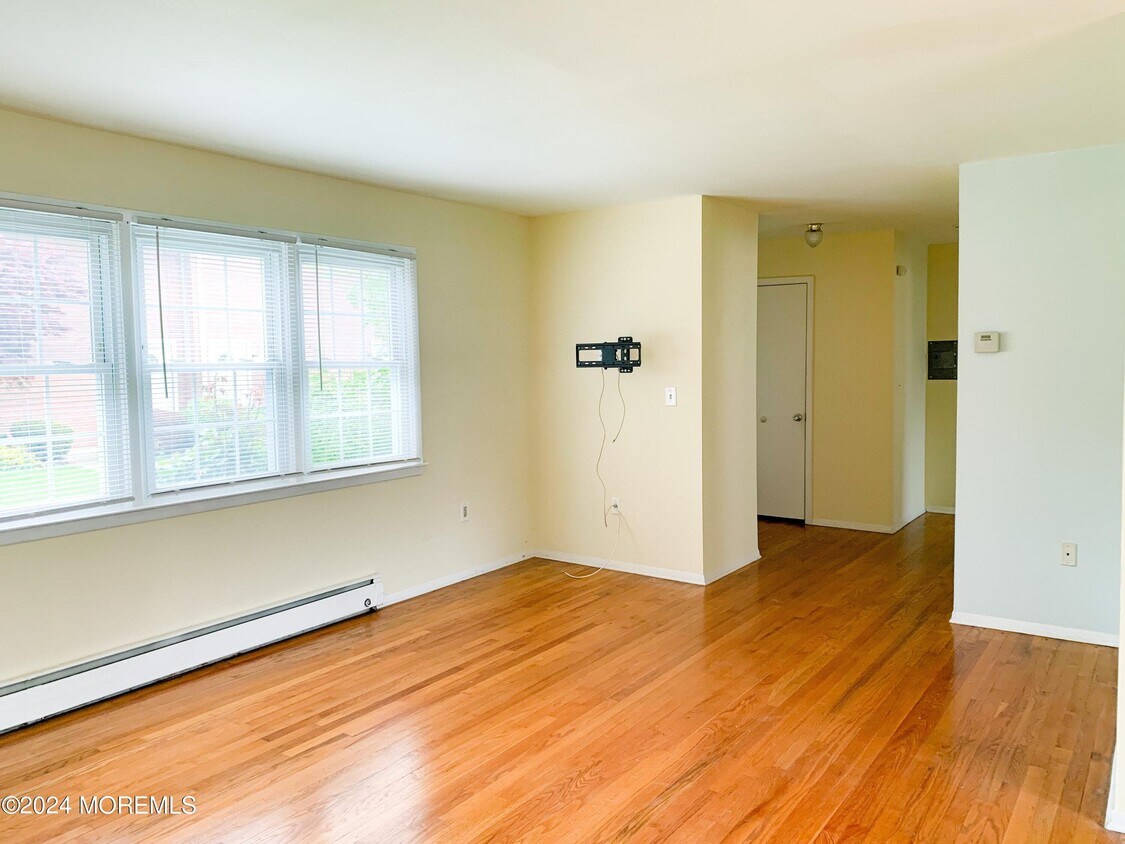 Foto principal - 364 Westwood Ave