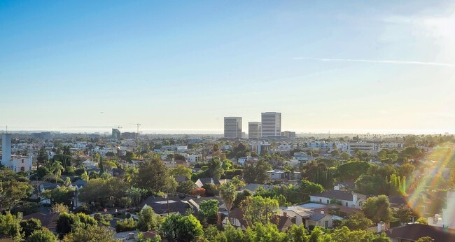 Building Photo - 10724 Wilshire Blvd