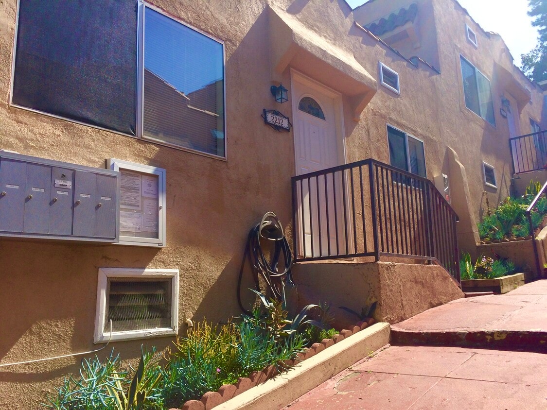 Primary Photo - 2212 Berkeley Ave