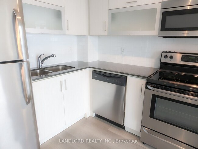 Photo du bâtiment - 2015 Sheppard Ave E