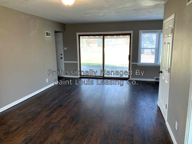 Building Photo - 2417 Fair Acres Rd