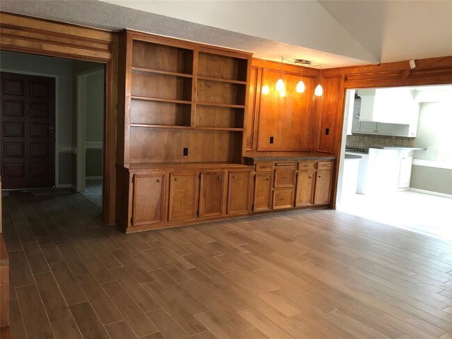 Foto del edificio - 531 Enchanted Hollow Dr