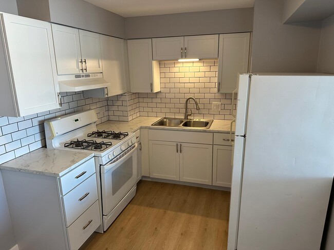 Building Photo - 1827 N 43rd Ave